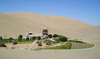 沙漠第一泉之称的是