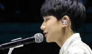 明星演唱会戴的耳机 明星演唱会戴的耳机