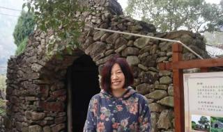 小燕子穿花衣简谱